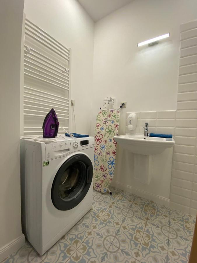 2 Bedroom 107 M2 Loft With Balcony ブダペスト エクステリア 写真