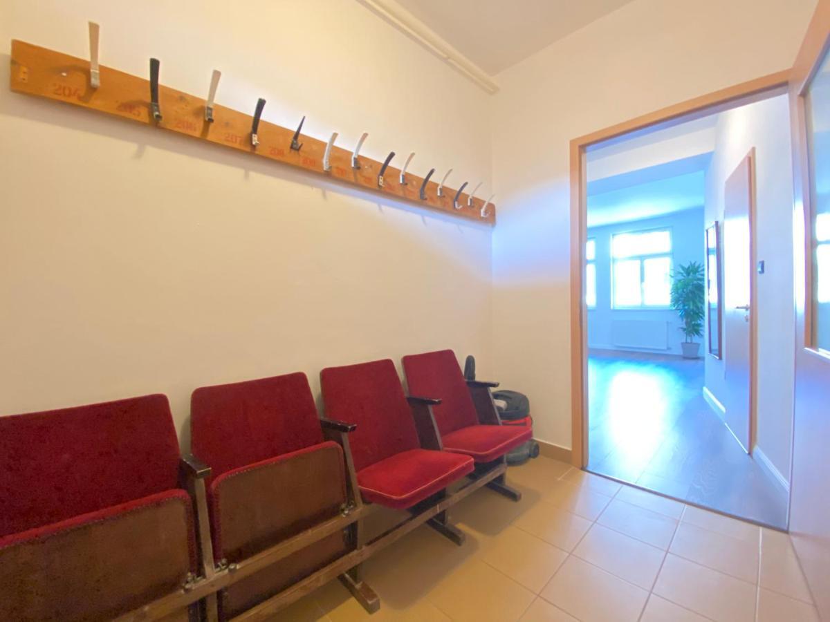 2 Bedroom 107 M2 Loft With Balcony ブダペスト エクステリア 写真