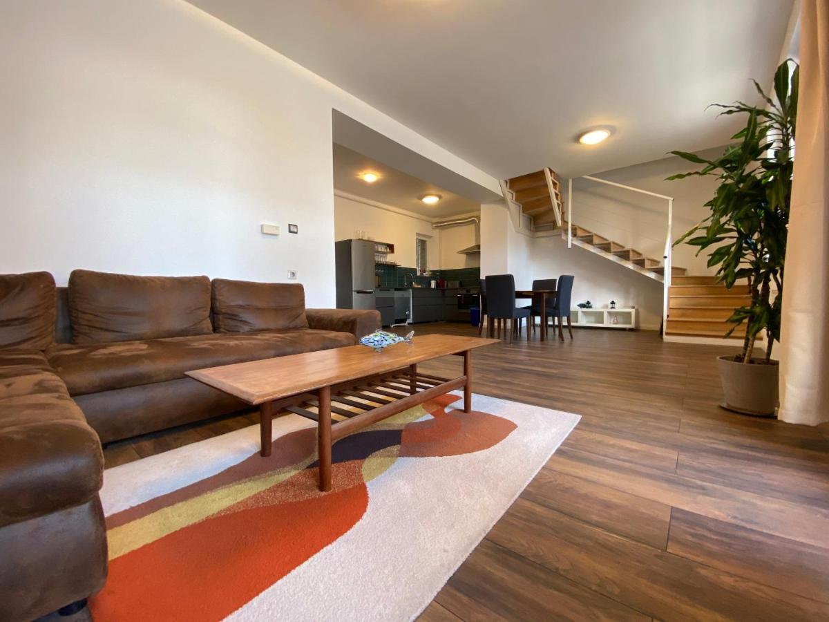 2 Bedroom 107 M2 Loft With Balcony ブダペスト エクステリア 写真