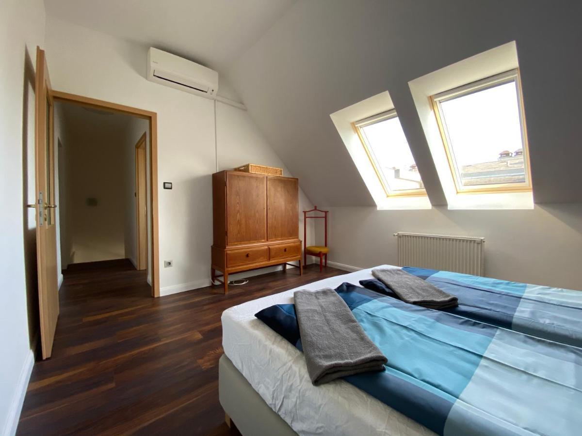 2 Bedroom 107 M2 Loft With Balcony ブダペスト エクステリア 写真